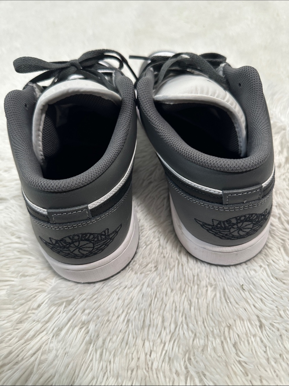 ❤️ Jordan 1 Low Iron Grey Shoe - Picture 3 of 7